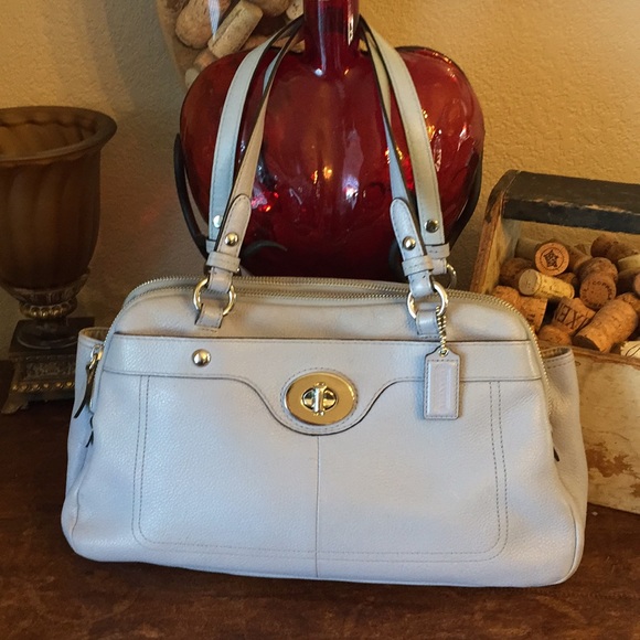 Coach Handbags - Coach Penelope pebble leather bag.